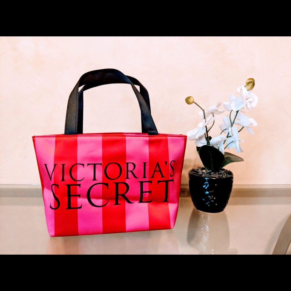 Victoria’s Secret small woman’s tote